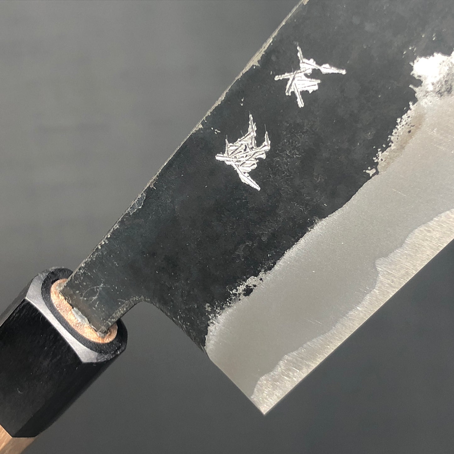 Kiritsuke Kurouchi 180 mm (7.1 in) Aogami Super Walnut Octagonal Double-Bevel