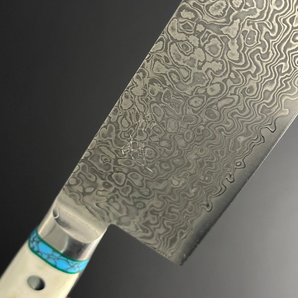 
                  
                    SC Santoku 180mm (7in) VG10 Stainless Steel 33 Layers Damascus Double-Bevel Stag Handle
                  
                